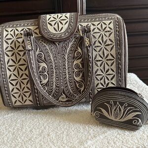 Laga Handbag Brown and Cream with match coin purse. In excellent condition.